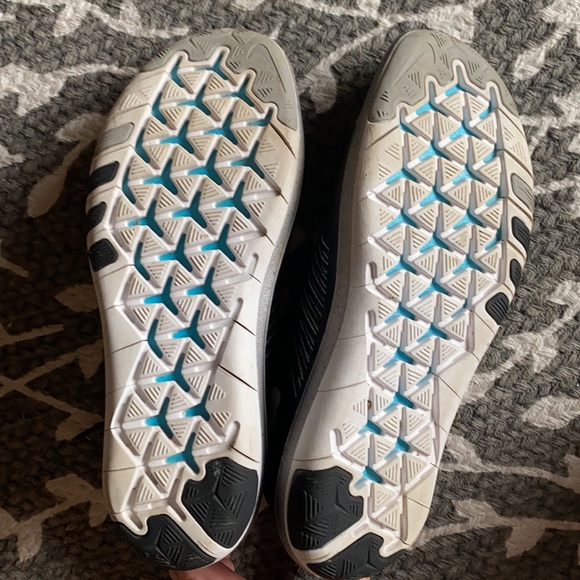 Nike Free Run Shoes - Picture 4 of 5